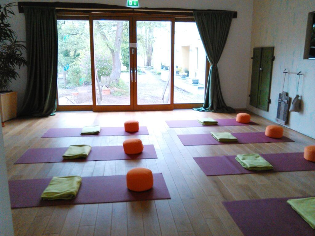 Nimm teil oder verschenke einen:  YOGA-WORKSHOP „zwischen den Jahren“ für Anfänger- und WiedereinsteigerInnen