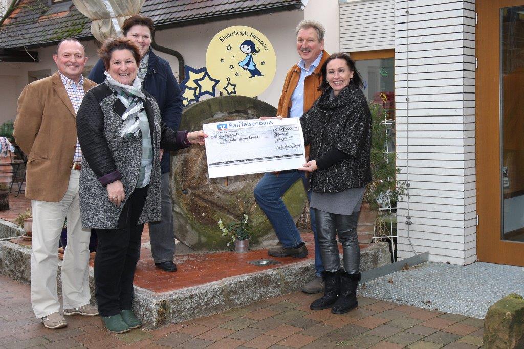 „ADVENTSZAUBER“ Erlös aus Tombola geht an Kinderhospiz Dudenhofen