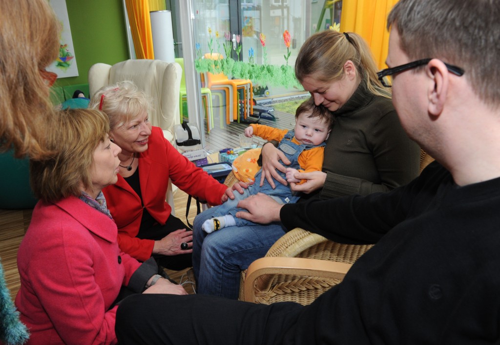 „First Lady“, Daniela Schadt, besucht erstmals  ein Hospiz für Kinder und Jugendliche