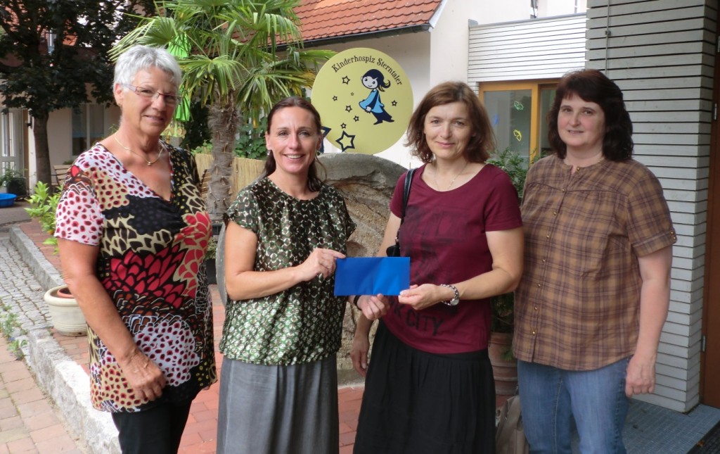 kfd-Frauen aus Annweiler spenden für das Kinderhospiz Sterntaler e.V. in Dudenhofen