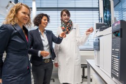Erweitertes Neugeborenen-Screening mit modernster Technik