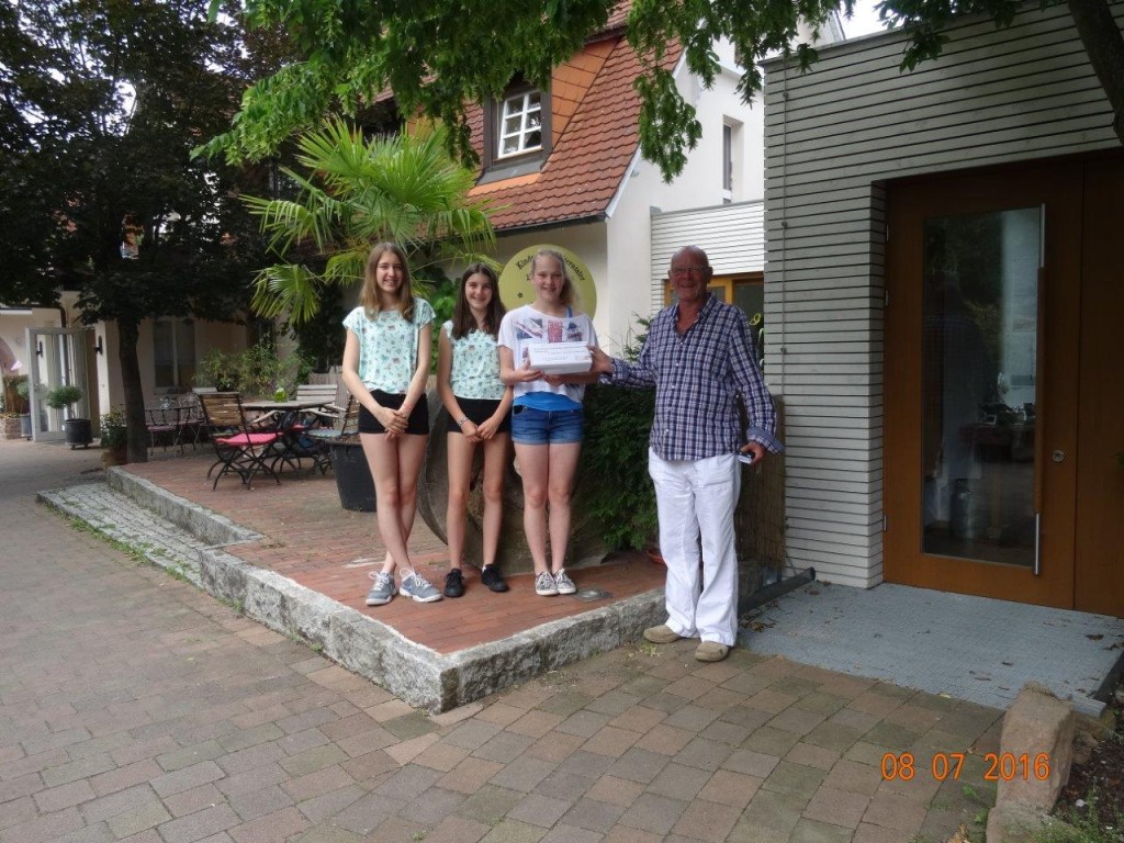 Bornheimer Konfirmierte richten erneut ihre Konfirmandenspende an das Kinderhospiz Sterntaler in Dudenhofen