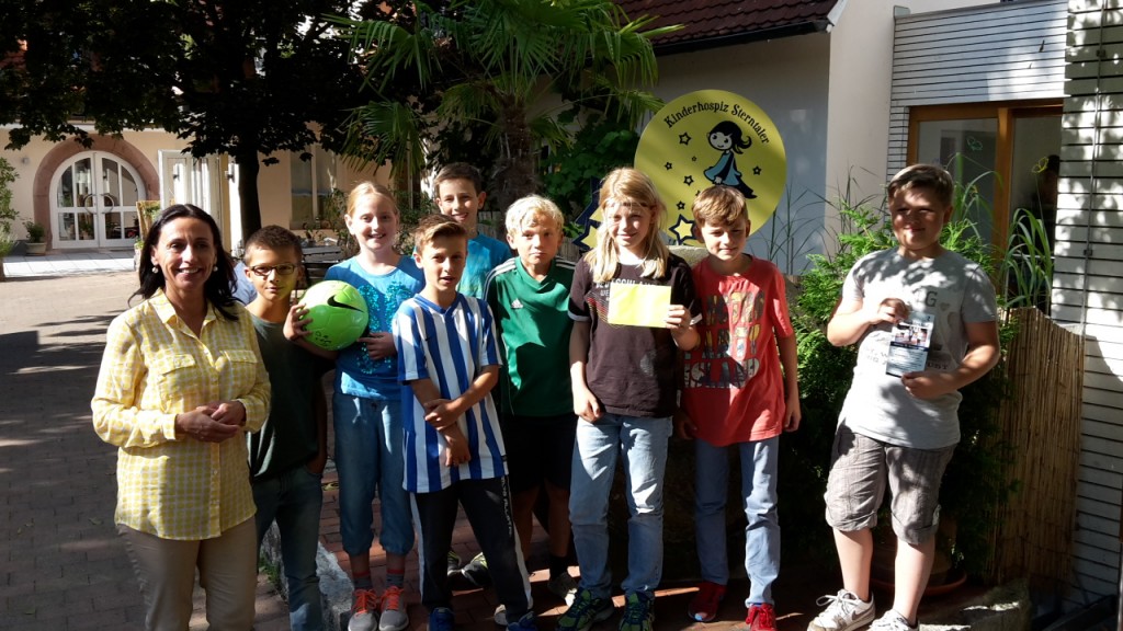 E1-Junioren der Südwest-Löwen spenden an das Kinderhospiz Sterntaler