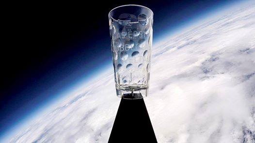 Außerirdisches Dubbe-Glas bringt 1.299,- Euro für die Sterntaler