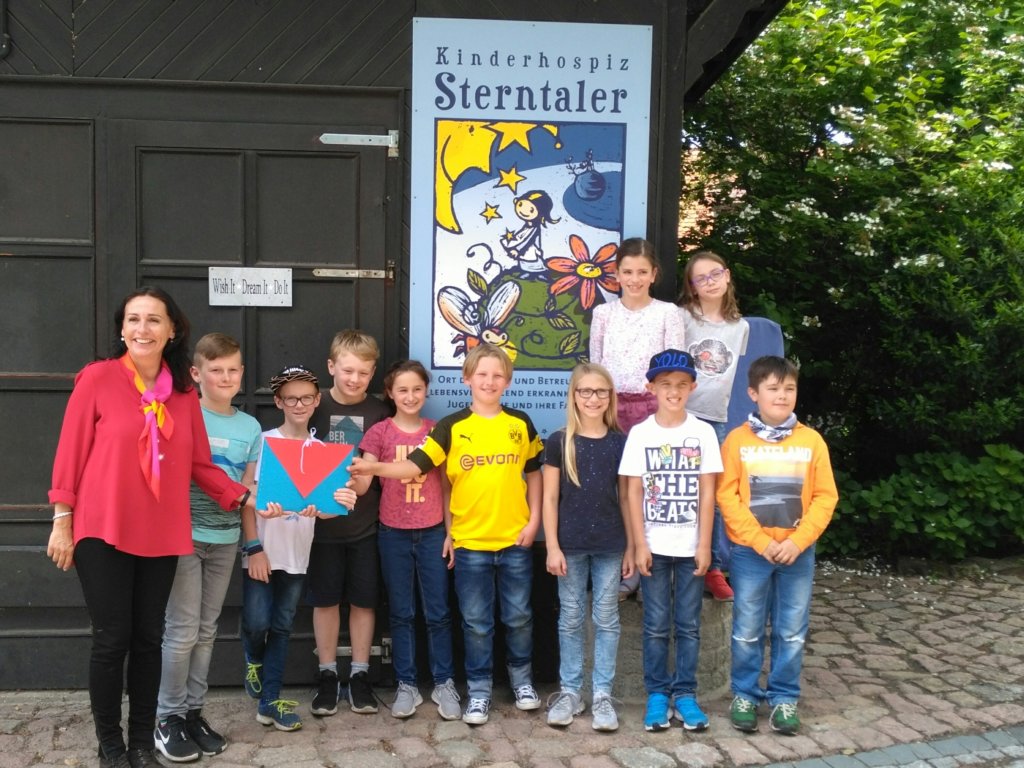 Erstkommunionkinder aus Erfweiler spenden an Kinderhospiz Sterntaler