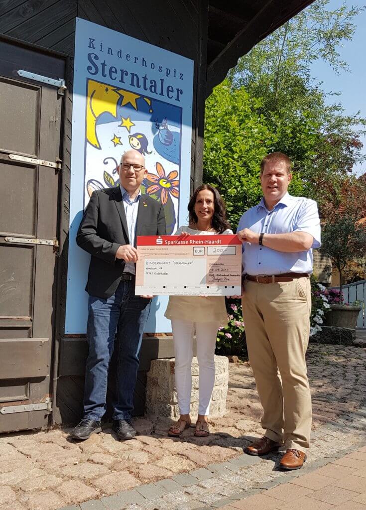 Übergabe des Spendenschecks durch den DGB Stadtverband Frankenthal an das Kinderhospiz Sterntaler in Dudenhofen