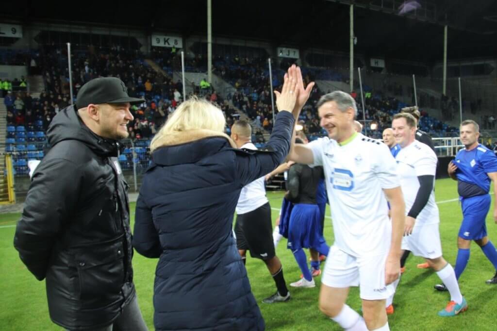 Erstes Stadionsingen bewegt Mannheim und die Sterntaler