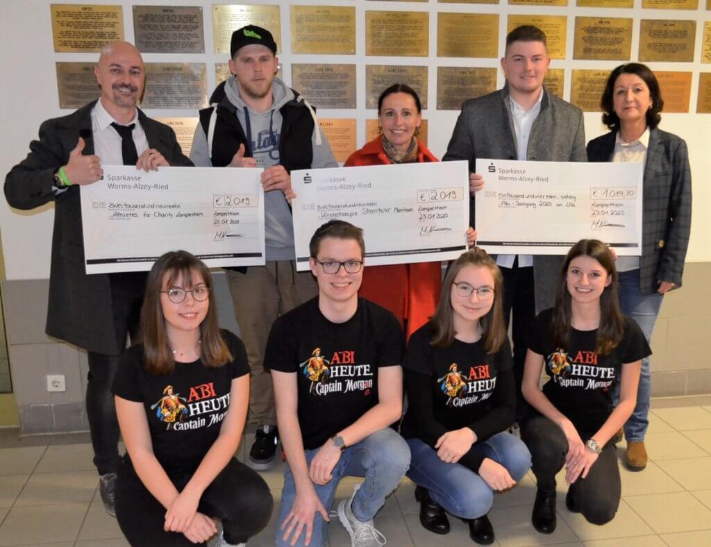 Spendenübergabe des Abiturjahrgangs 2019 Lessing Gymnasium Lampertheim