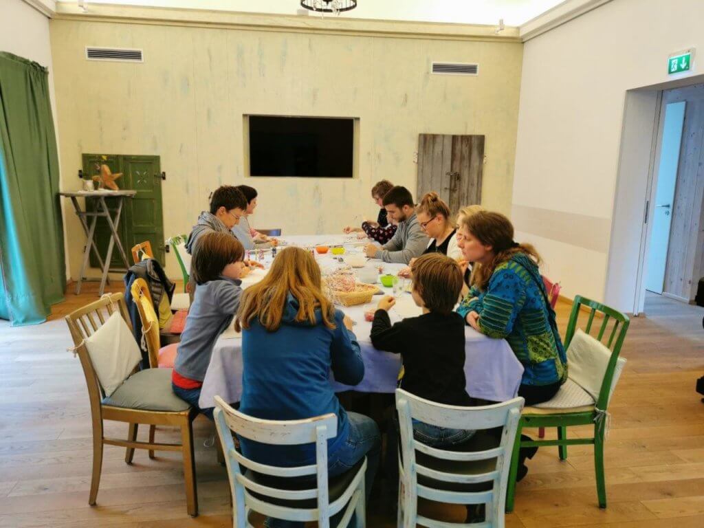 „Schmucker“, kreativer Familien-Nachmittag