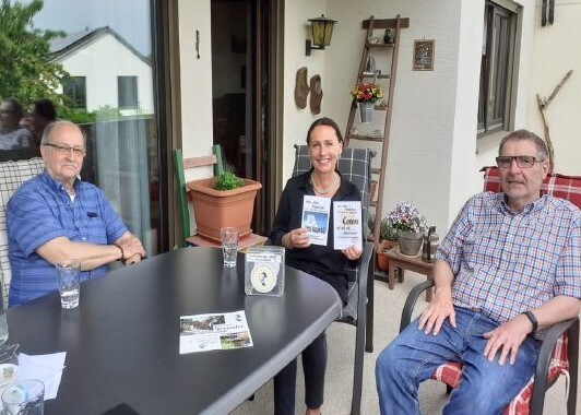 Kreative Spendenaktion der Autorengruppe „ohne Grenzen“