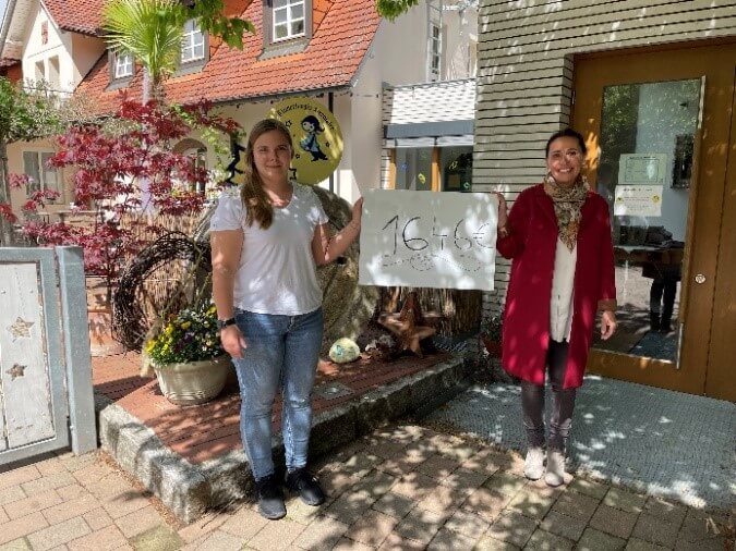 Spendenaktion der Industriekauffrauen in spe an der Max-Weber-Schule