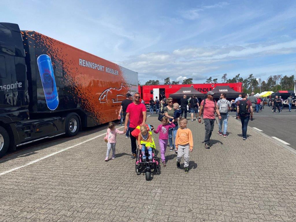 Sich fühlen dürfen wie ein Rennfahrer, eine Rennfahrerin…  Der BMC Hockenheim und die Hockenheimring GmbH  machen dies den Sterntalern immer wieder aufs Neue möglich.