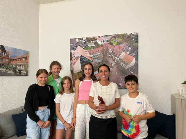 Jugendgruppe des Centro Verde spendet an Sterntaler