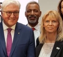 DIE WÜRDE DES MENSCHEN IST UNANTASTBAR!  HAPPY BIRTHDAY GRUNDGESETZ (75)