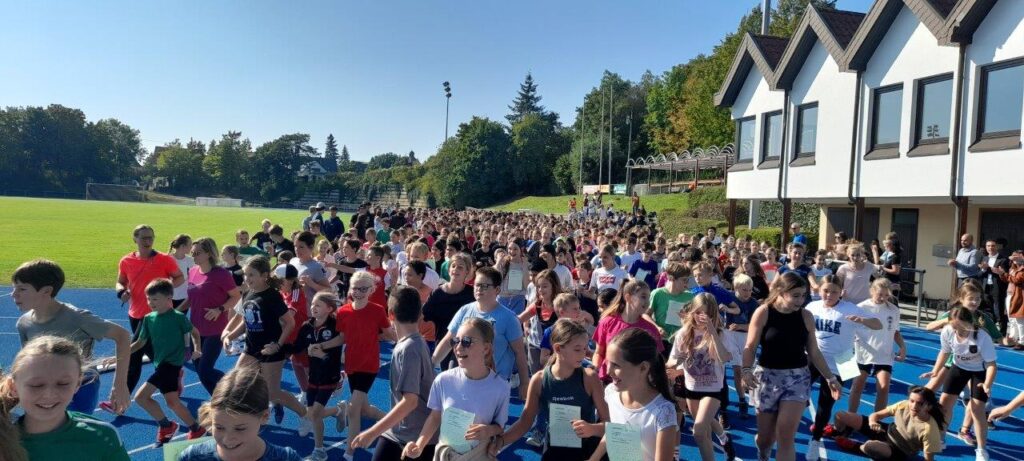 Großes Laufereignis am Gymnasium Edenkoben Laufen für den guten Zweck