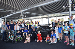 BMC erfüllt „Rennfahrer-Träume“ kleiner und großer Sterntaler auf dem Hockenheimring