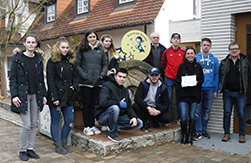 Gruppe Lager/Handel des CJD Germersheim besucht Kinderhospiz Sterntaler