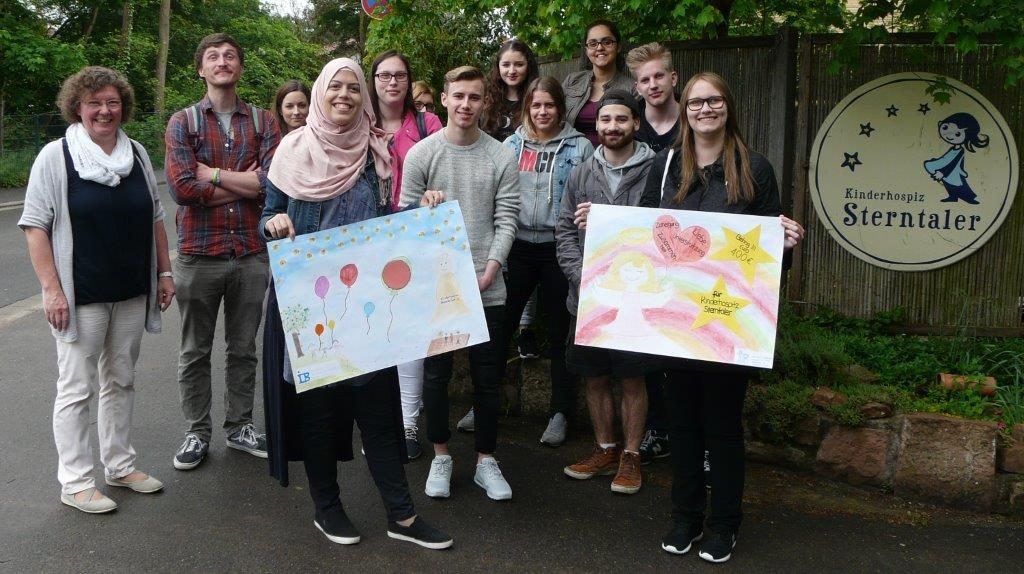 Schüler des Berufkollegs II der IB Medizinischen Akademie Mannheim besuchen Kinderhospiz Sterntaler