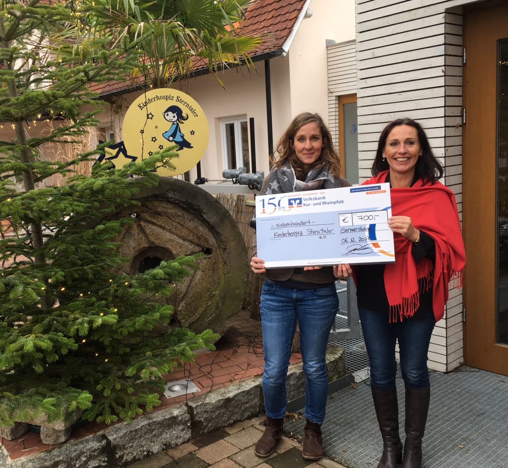 AURA GmbH & Co  Weihnachtsspende an Kinderhospiz Sterntaler