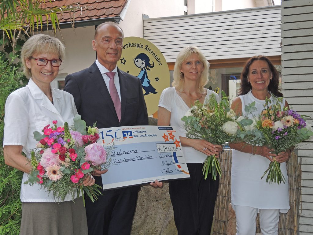 Volksbank Kur- und Rheinpfalz überreicht Spendenerlös an Kinderhospiz Sterntaler